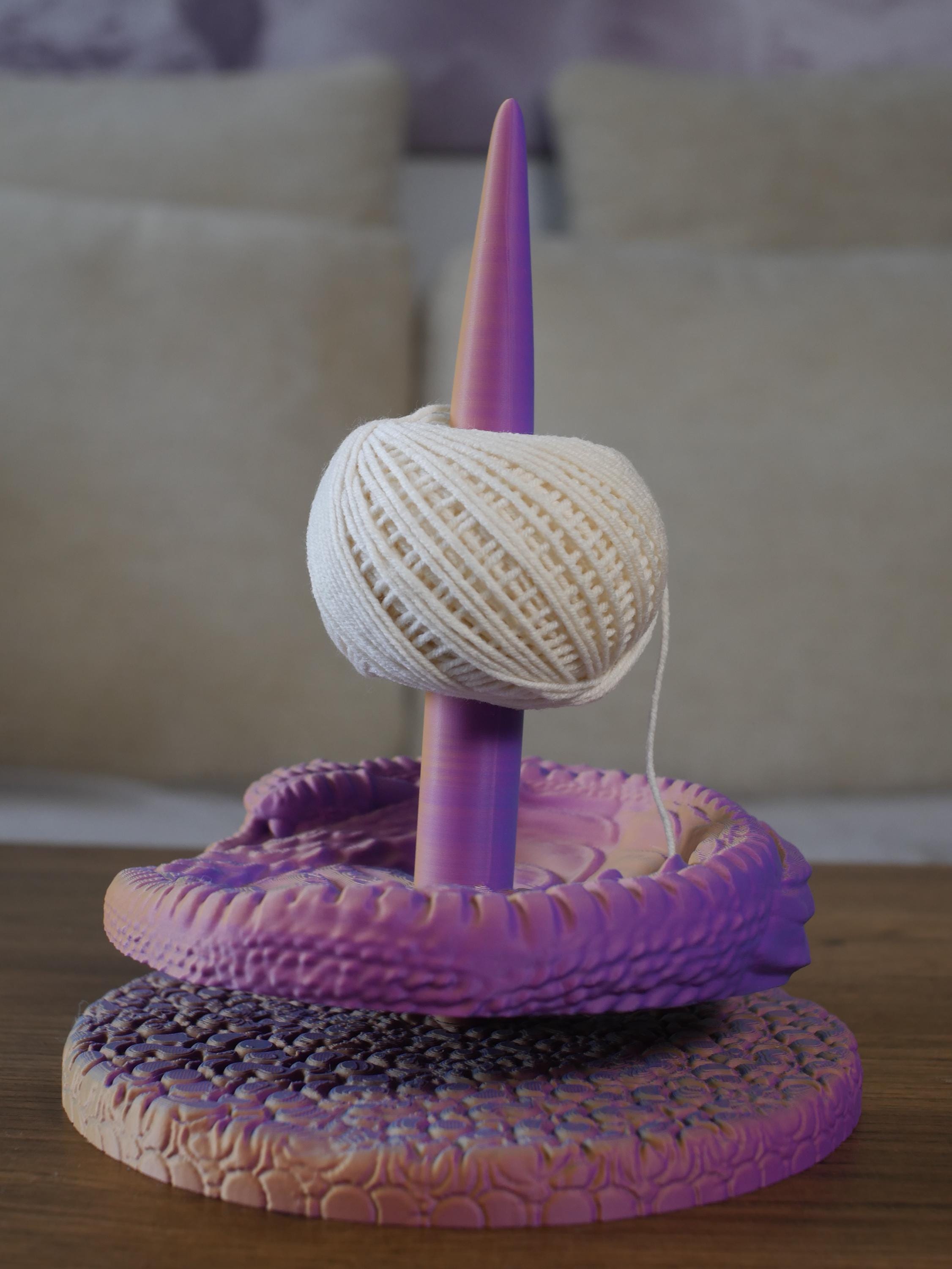 Hiladora de hilo con forma de dragón impresa en 3D: herramienta ligera para manualidades