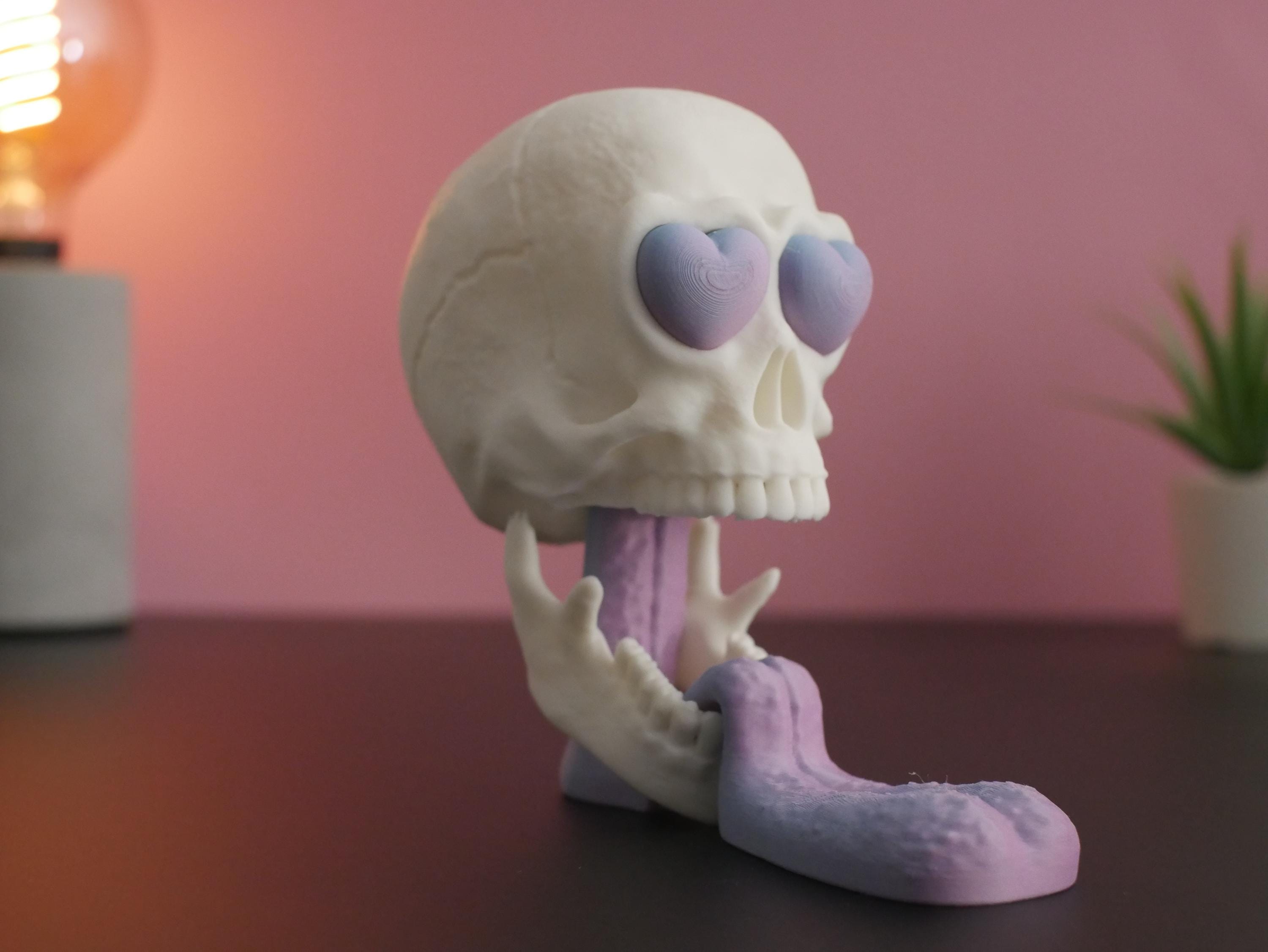 Calavera de Amor Juguetona: ¡Un toque de humor para tu pareja! Perfecta para cumpleaños, bodas y San Valentín.