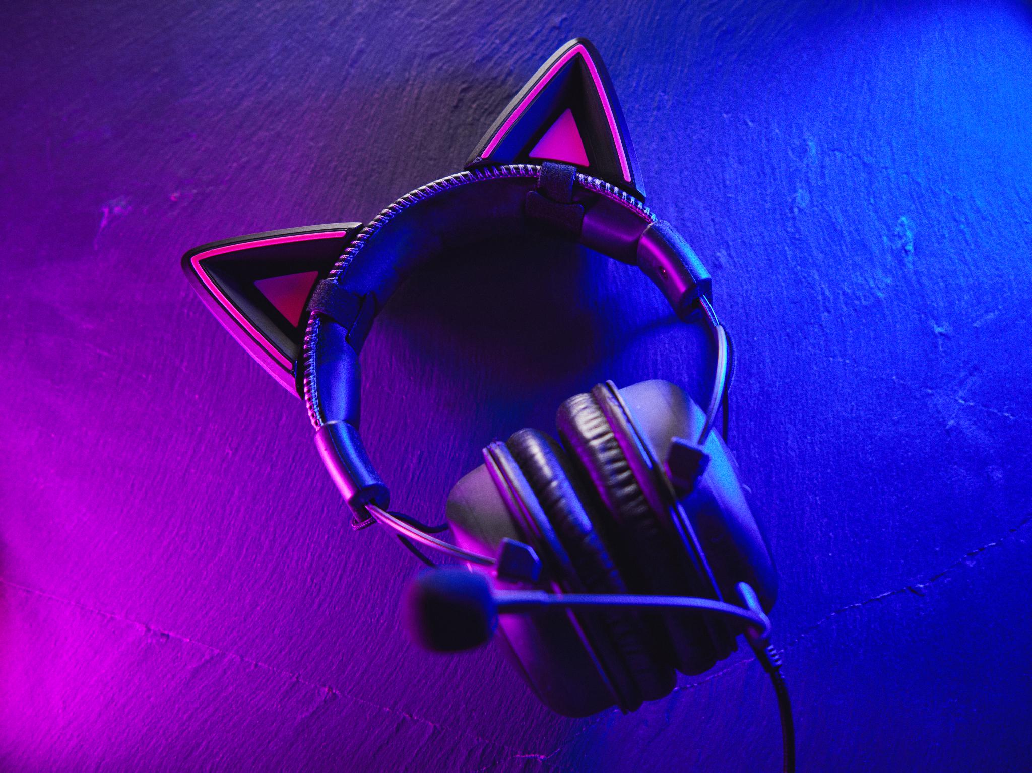 Orejas de gato de colores personalizados para auriculares y diademas de videojuegos. Adorable accesorio de gatito neko para auriculares, serpentinas, festivales y cosplay.