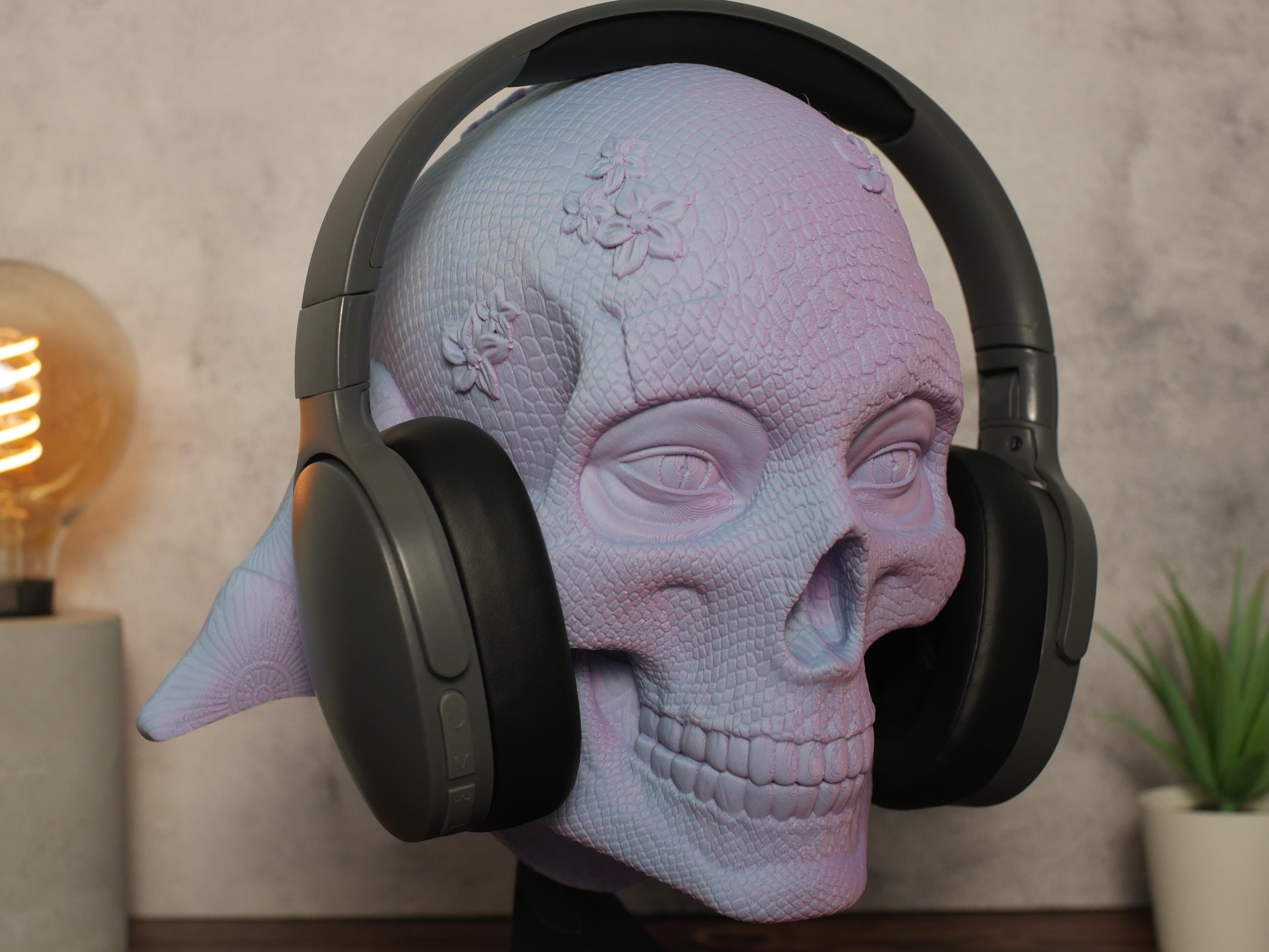 Soporte para auriculares Orochi Skull: Soporte para auriculares Skull: un organizador de escritorio genial que añade carácter a tu oficina o configuración de juego.