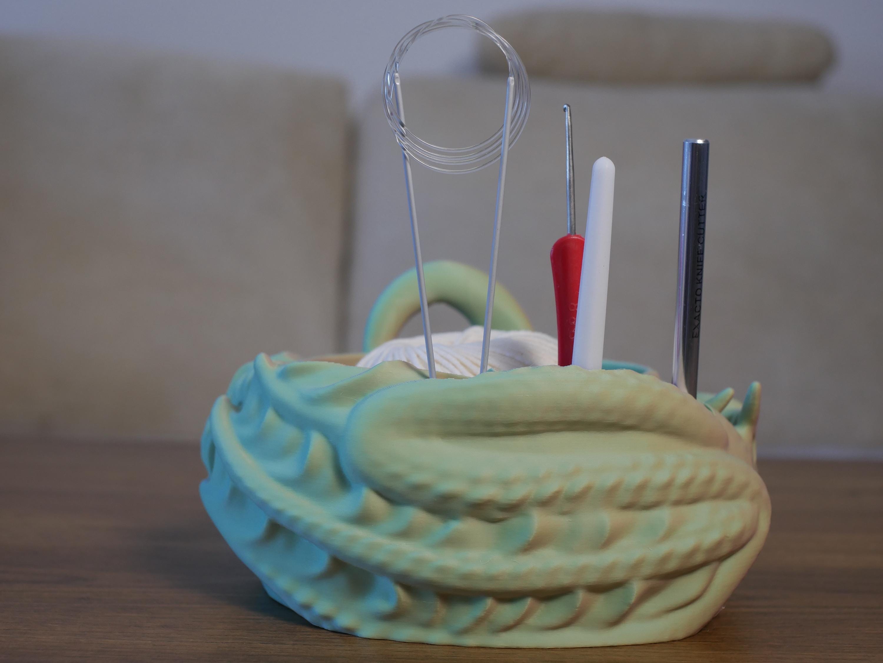 Cuenco de lana con forma de dragón impreso en 3D: organizador y soporte para herramientas de crochet