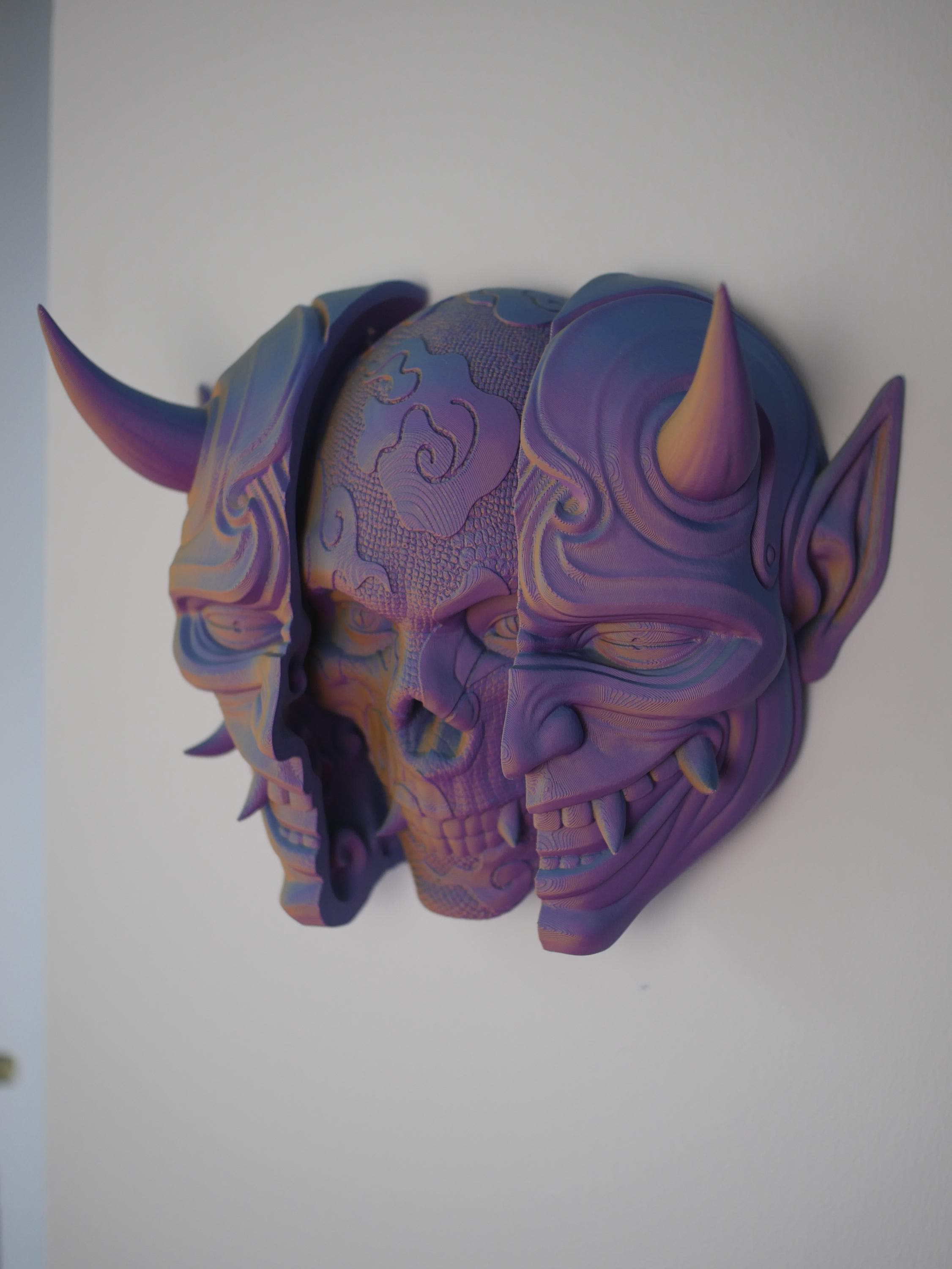 Máscara Oni: Auténtica pieza de arte de demonio japonés Oni para colgar en la pared / Imponente máscara Oni con soporte / Decoración de pared tradicional Oni Samurai.