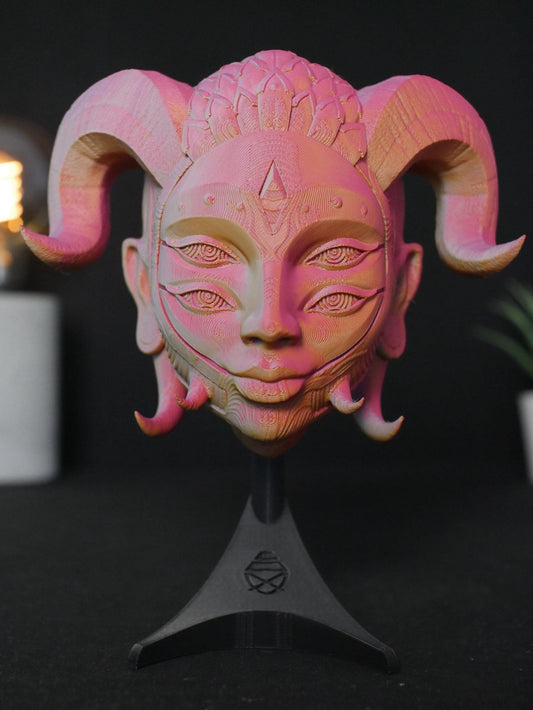 Descubre nuestro busto 3D de Hellequin, una pieza artística con detalles y colores vibrantes. Perfecto para decorar. ¡Consíguelo y transforma tu espacio!