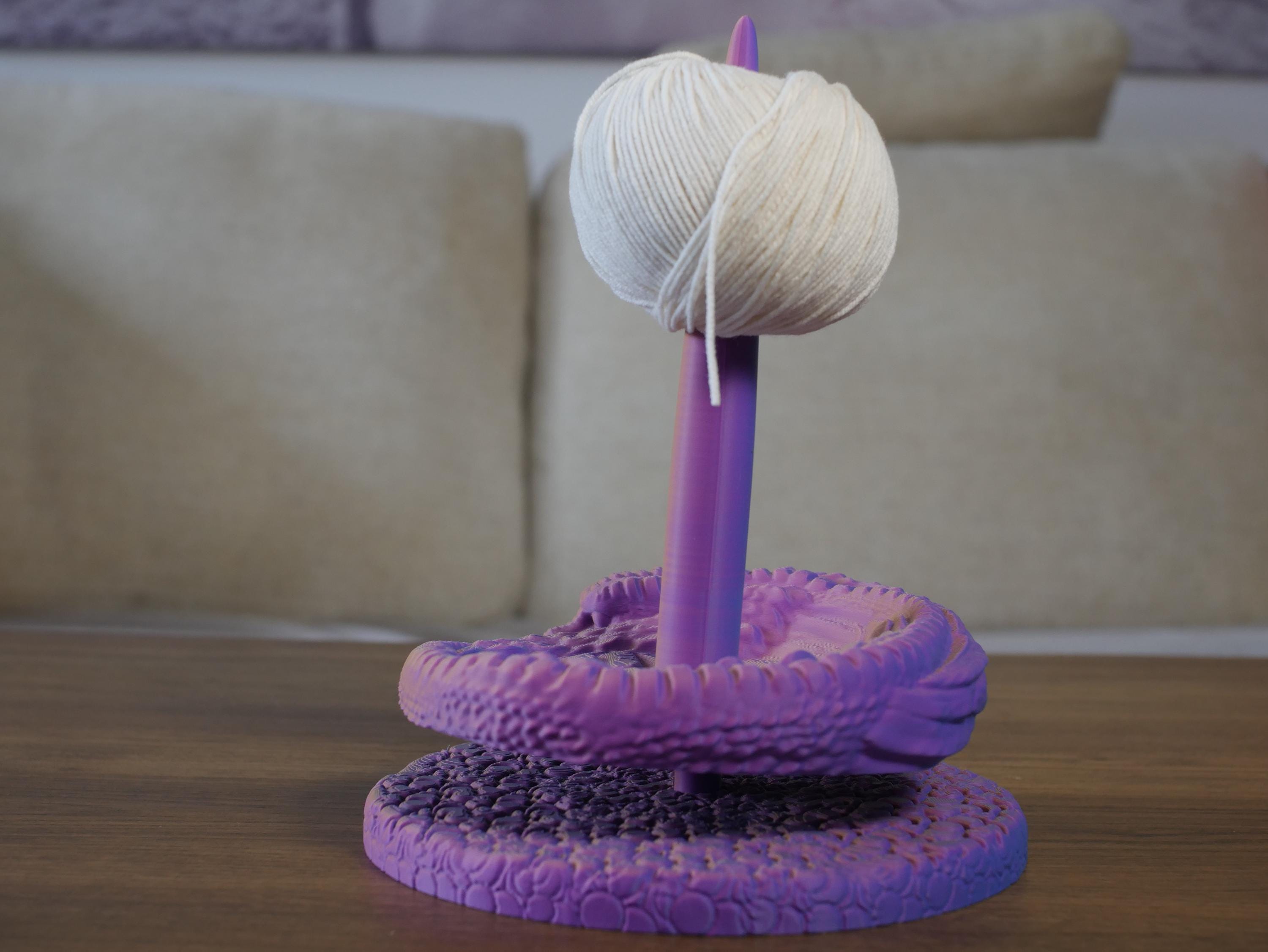 Hiladora de hilo con forma de dragón impresa en 3D: herramienta ligera para manualidades