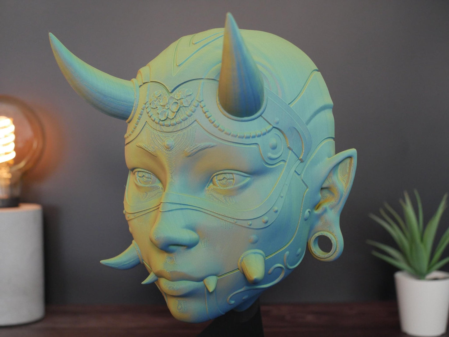 Soporte para auriculares con máscara de Hannya: accesorio de escritorio para gamers