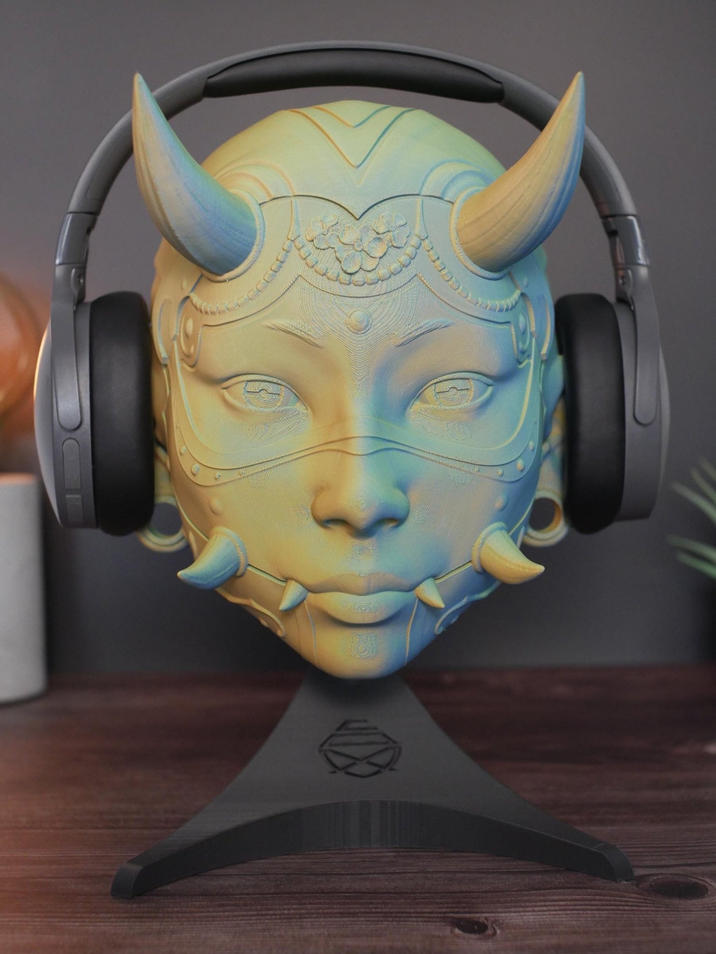 Soporte para auriculares con máscara de Hannya: accesorio de escritorio para gamers
