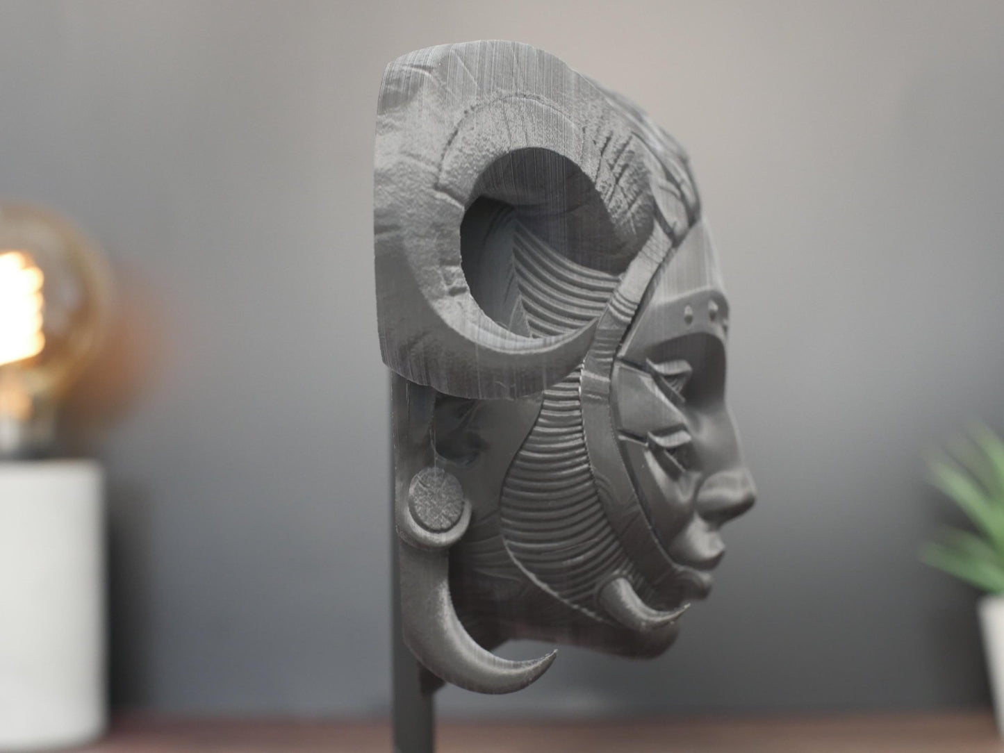 Máscara mortal Hellequin: escultura de pared de diablo medieval impresa en 3D, decoración gótica, máscara de fantasía folclórica para colgar en la pared o soporte incluido.