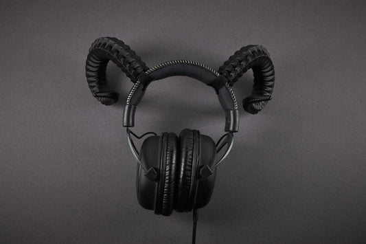 Cuernos de carnero para auriculares, accesorio para cosplay de cuernos de diablo, accesorio para festivales en más de 20 colores, regalo gótico para gamers con correas de velcro.