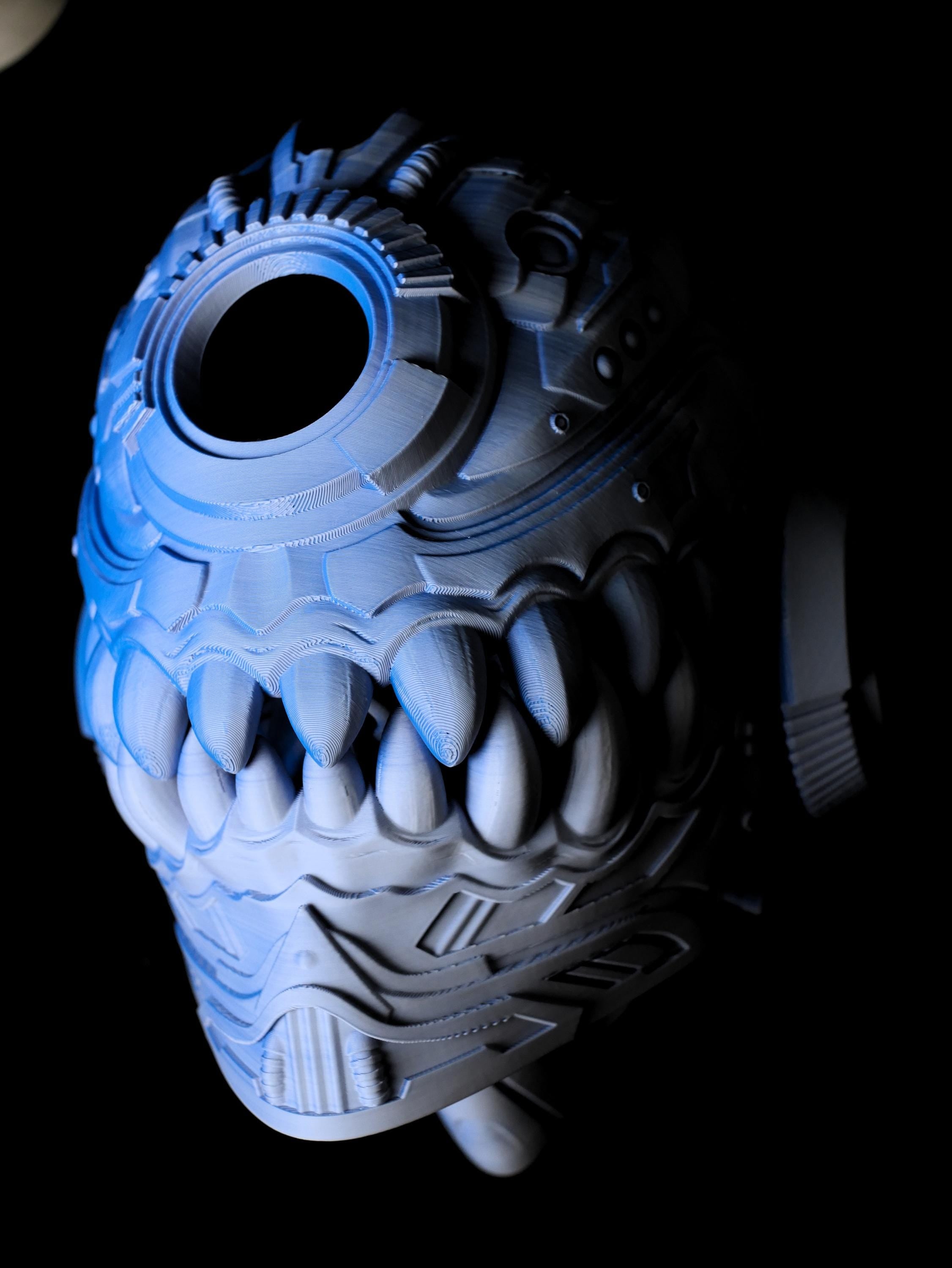 Cabeza de robot articulada impresa en 3D / Se abre para revelar un extraterrestre / Arte de pared de ciencia ficción y decoración de escritorio con soporte / Regalo geek