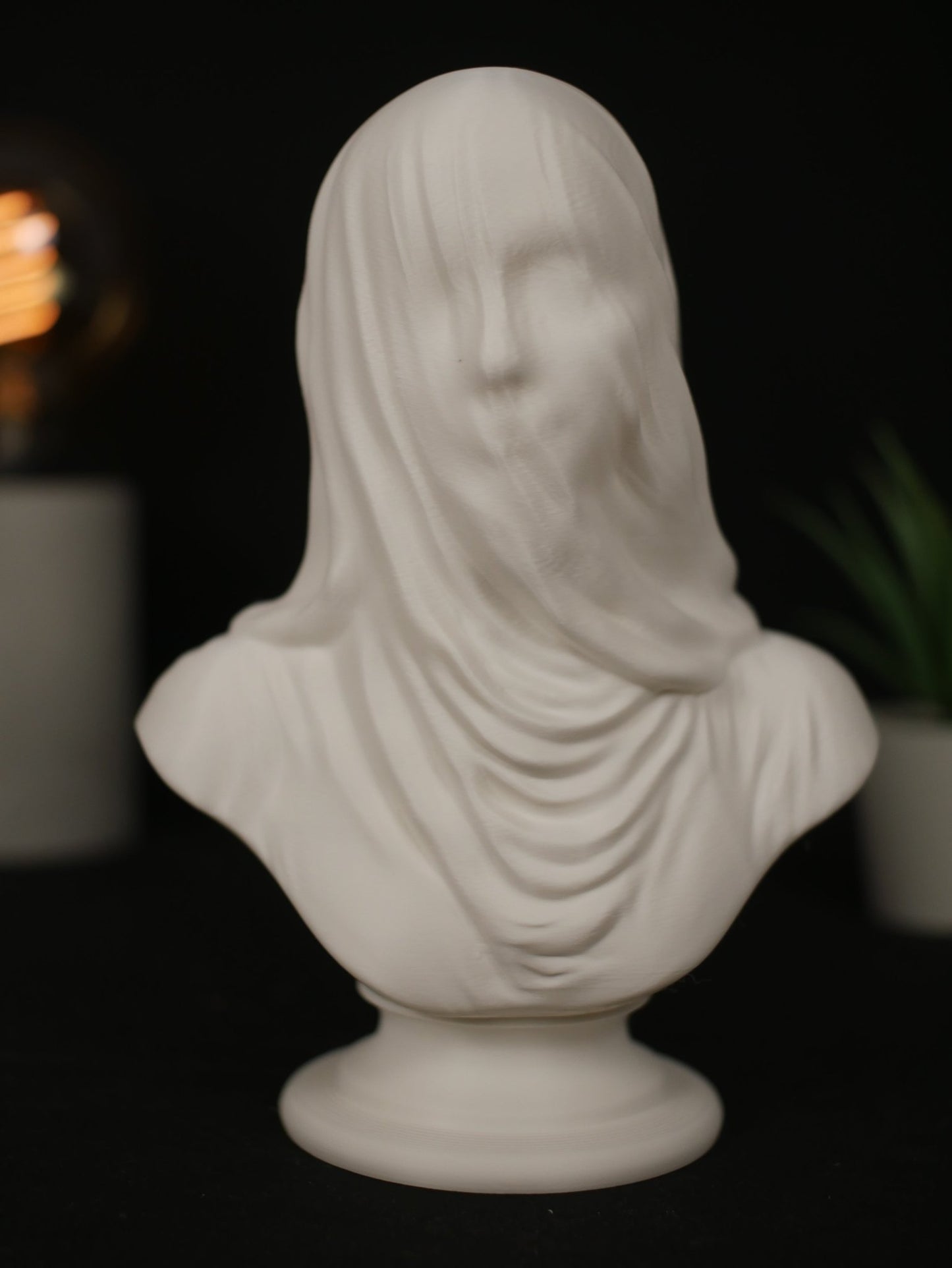 Busto Escultural "La Dama Velada" – Arte Moderno y Minimalista