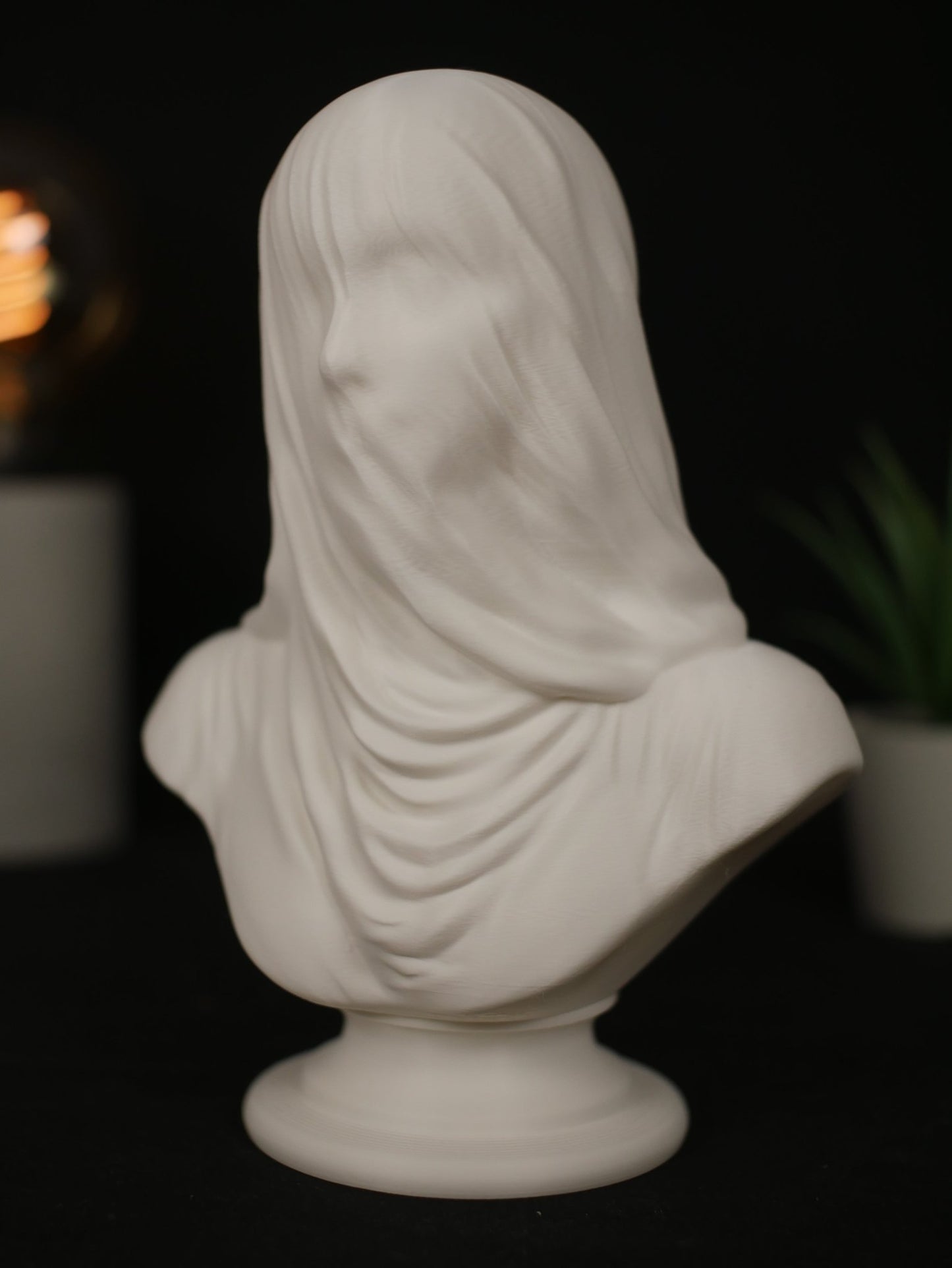 Busto Escultural "La Dama Velada" – Arte Moderno y Minimalista