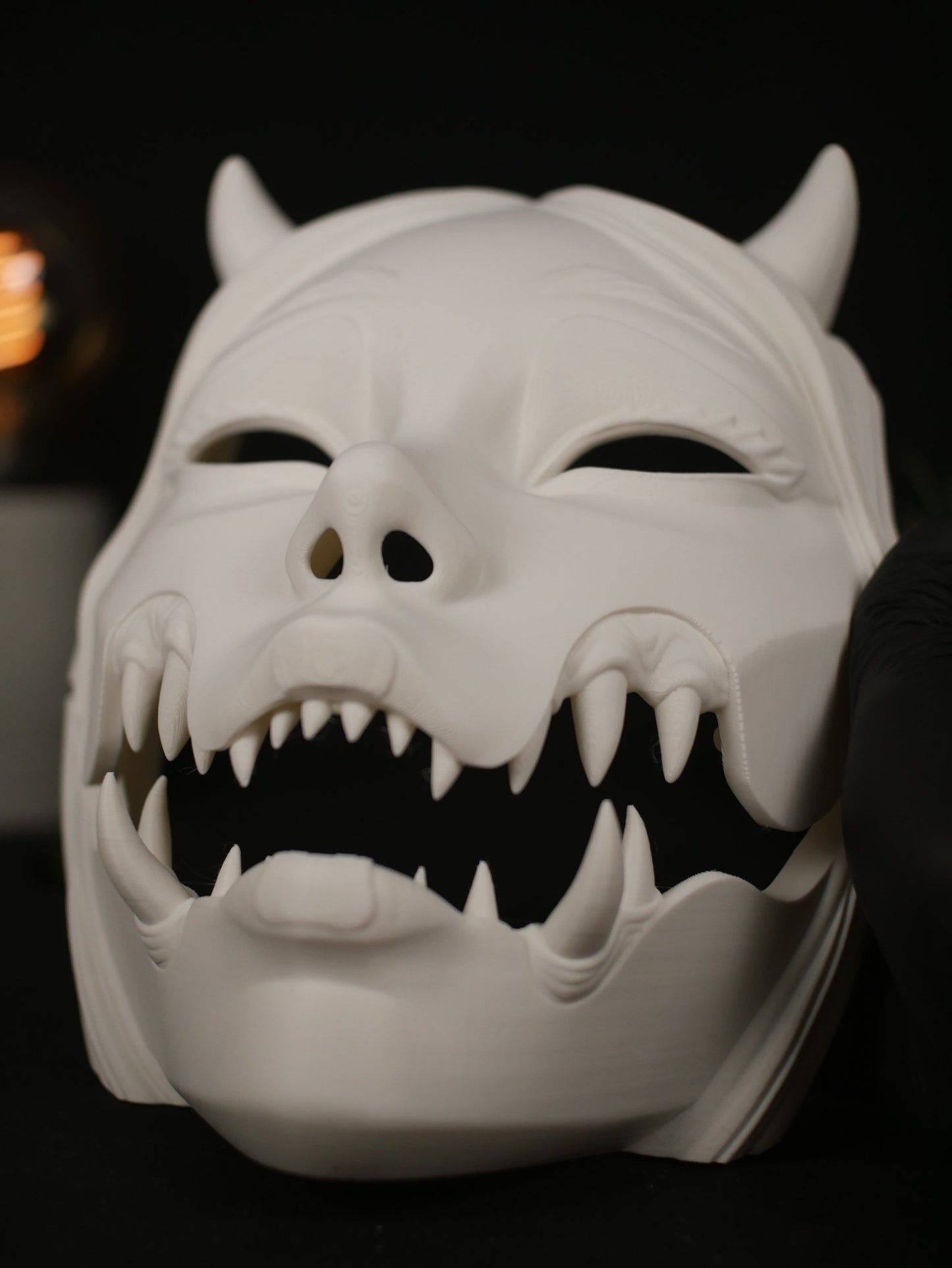 Máscara Articulada Kuchisake-onna – Demonio Oni Japonés con Mandíbula Móvil