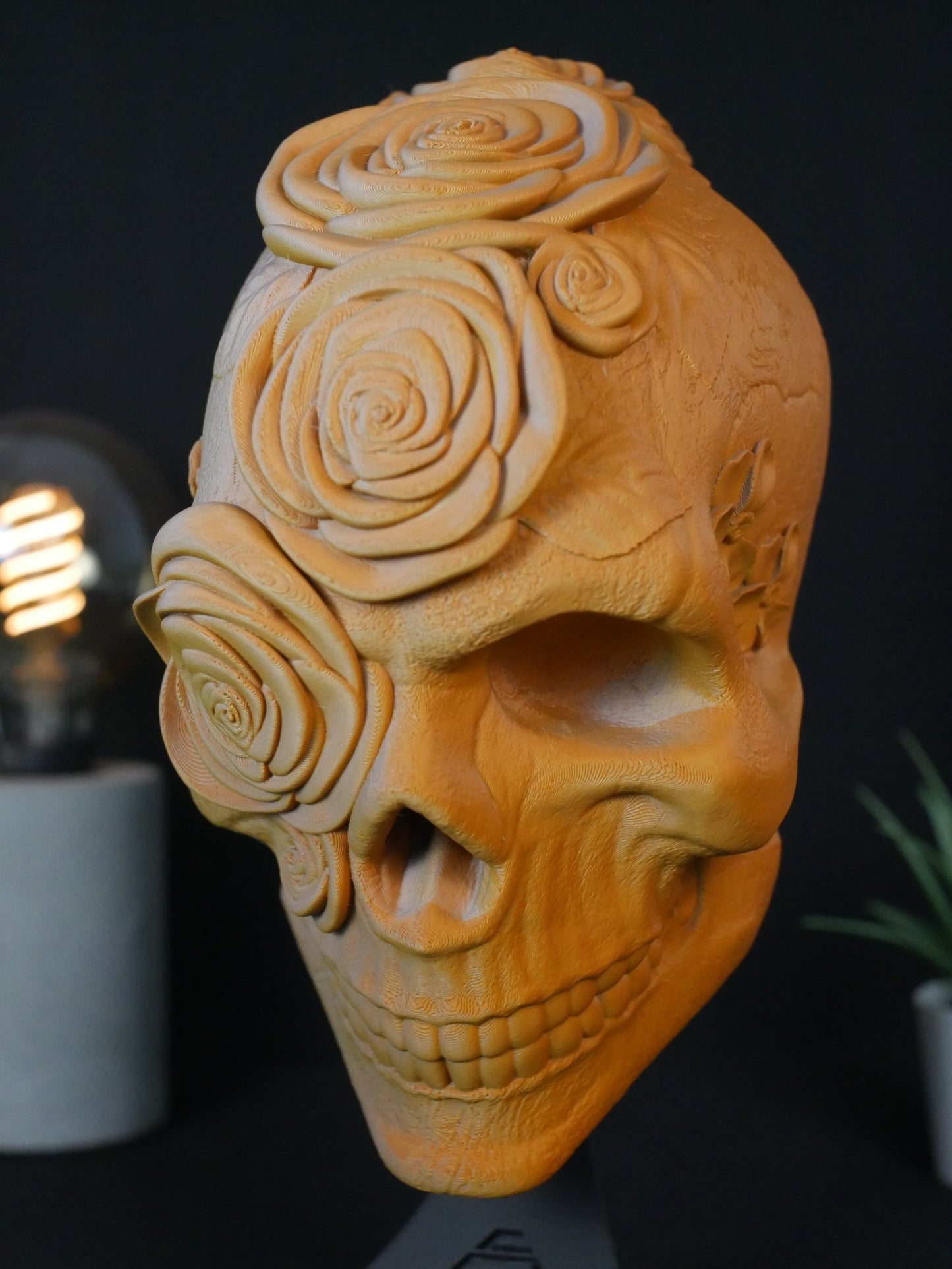 Soporte Auriculares Calavera con Rosas – Base Cascos Gaming y Decoración Gótica