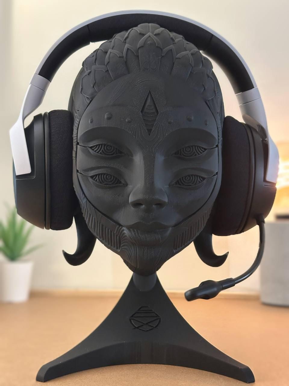 Soporte para auriculares Black Harlequin: soporte para auriculares de gaming y organizador de escritorio