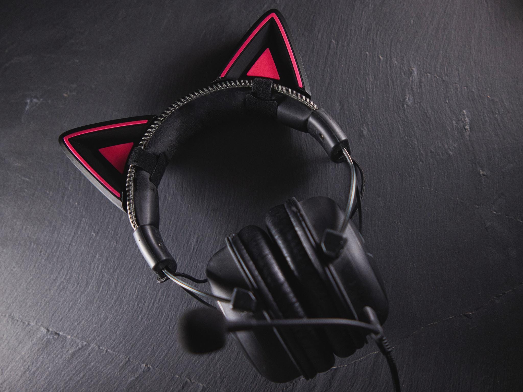 Orejas de gato de colores personalizados para auriculares y diademas de videojuegos. Adorable accesorio de gatito neko para auriculares, serpentinas, festivales y cosplay.