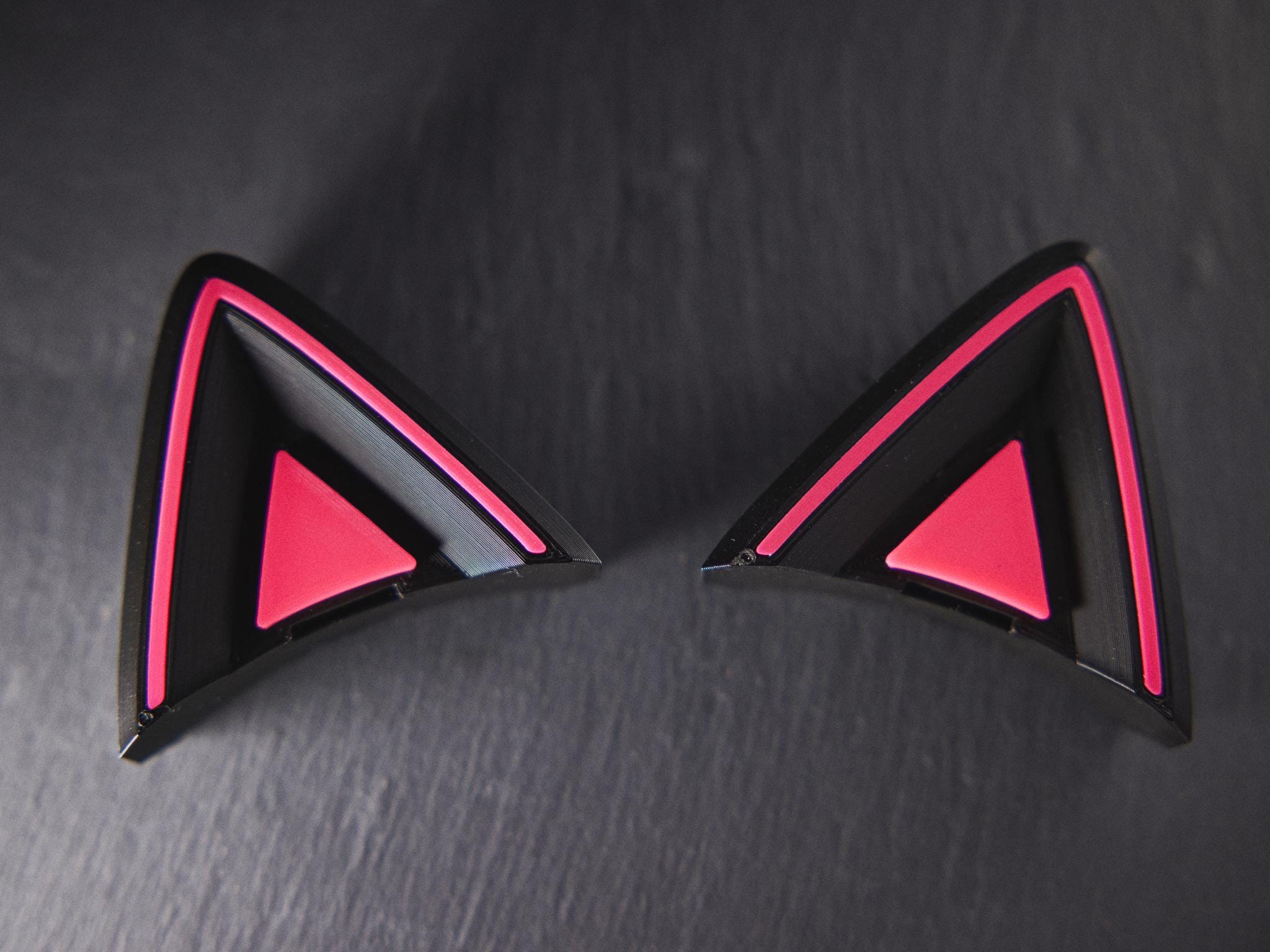 Orejas de gato de colores personalizados para auriculares y diademas de videojuegos. Adorable accesorio de gatito neko para auriculares, serpentinas, festivales y cosplay.