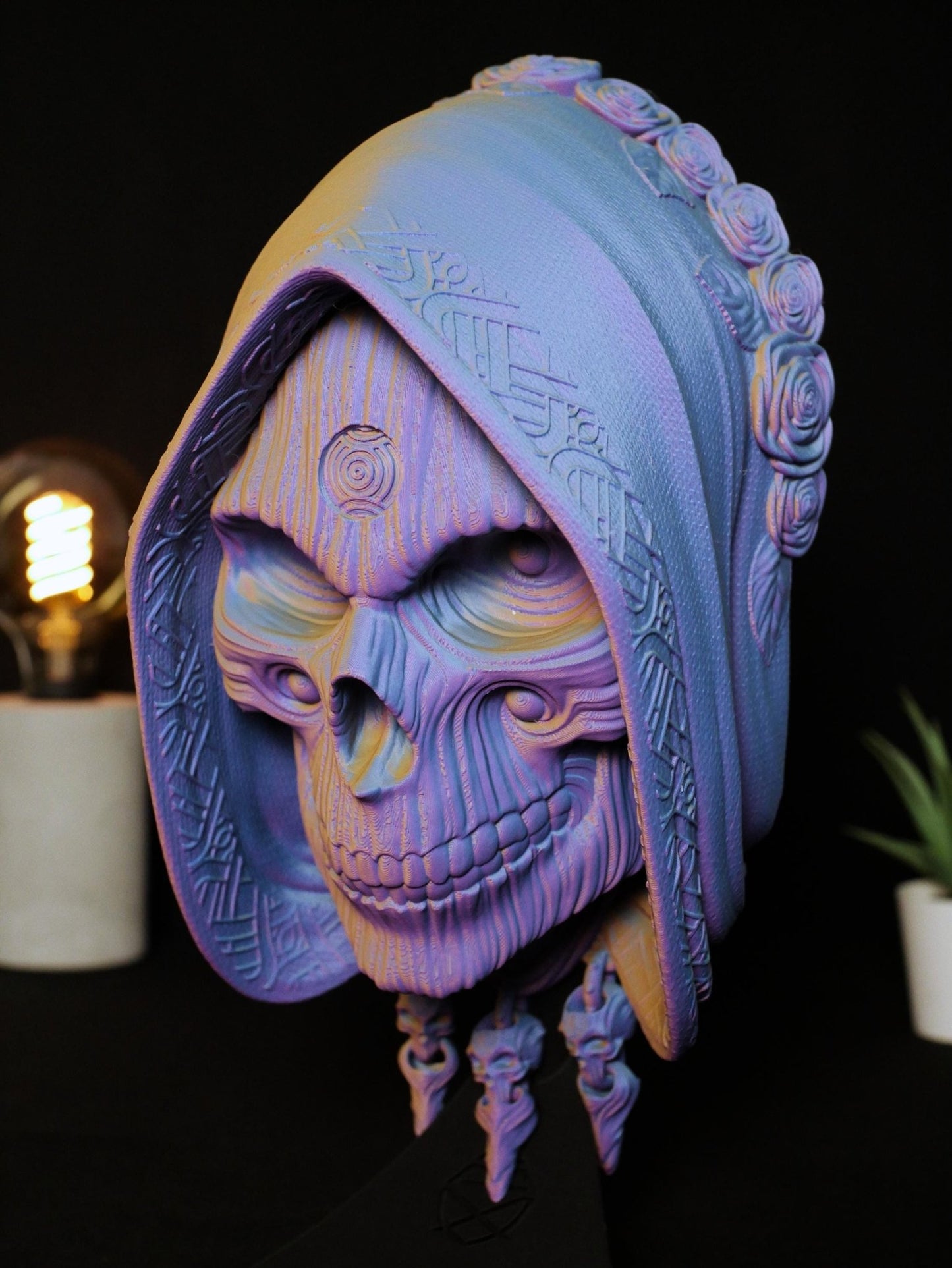 Soporte para auriculares Holy Death: ¡Revoluciona tu equipo de gaming! Perfecto como soporte para auriculares para gamers que buscan estilo y funcionalidad.