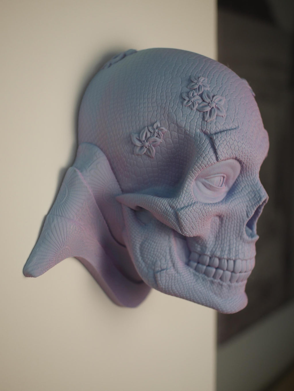 Arte de pared Orochi Sull / Decoración gótica de calavera de reptil / Tapiz floral de piel de serpiente / Regalo de arte oscuro de fantasía