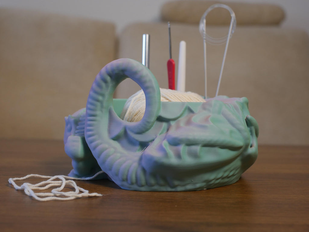 Cuenco de lana con forma de dragón impreso en 3D: organizador y soporte para herramientas de crochet