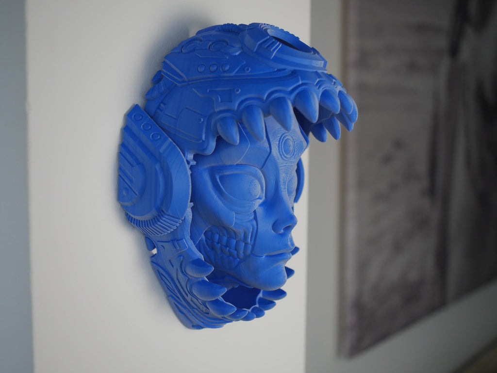 Cabeza de robot articulada impresa en 3D / Se abre para revelar un extraterrestre / Arte de pared de ciencia ficción y decoración de escritorio con soporte / Regalo geek