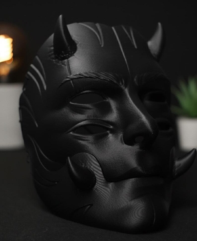 Máscara de Demonio Articulada Argos con Cuernos para Cosplay y Halloween