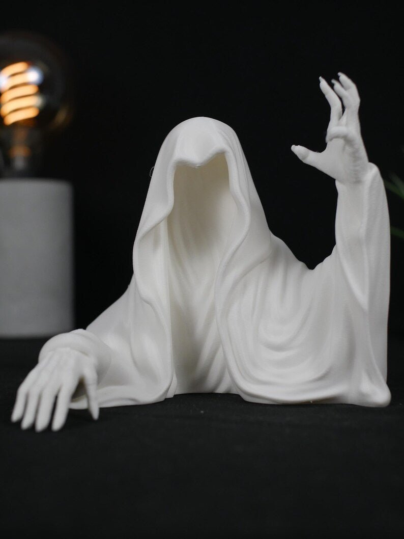 Figura Espectro Encapuchado "Emergiendo" – Decoración de Fantasía para Escritorio