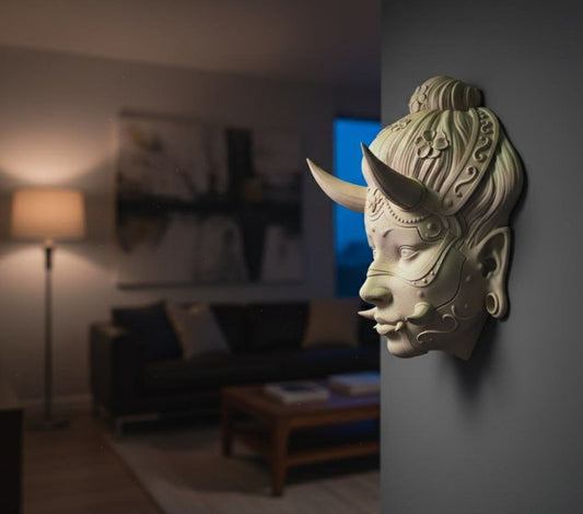 Máscara Hannya. Arte mural japonés impreso en 3D y decoración de escritorio con soporte.
